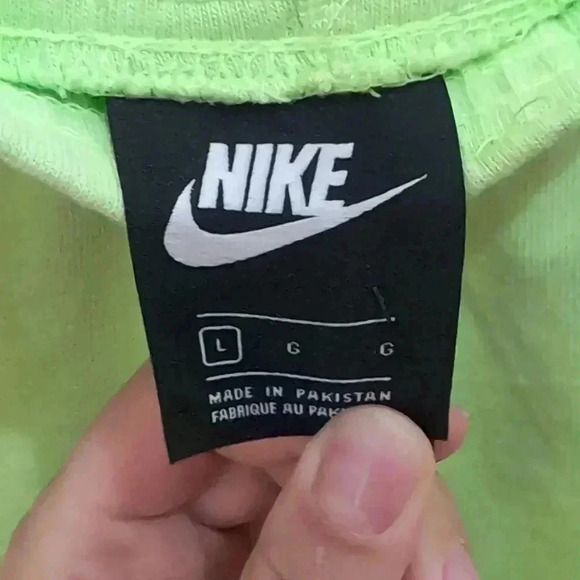 Nike Washed high rise shorts in neon green womens - Picture 4 of 9